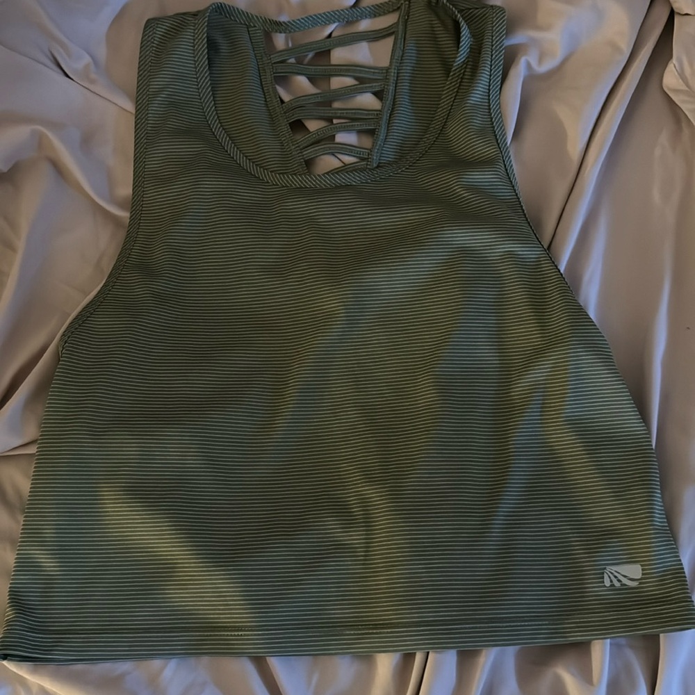 women’s size small green shirt